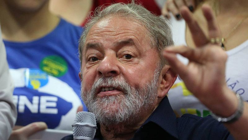 Lula afirma que optará a la Presidencia en 2018 en la declaración ante la policía