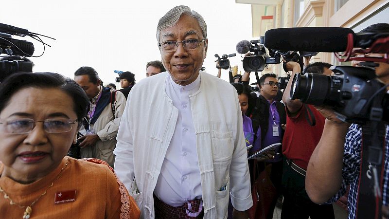 Birmania elige a un fiel a Suu Kyi como presidente