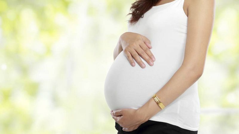 Las españolas siguen retrasando su maternidad: 30,6 años, la segunda edad más alta de la UE