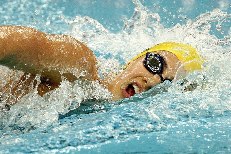 Rice imita a Phelps en los 400 estilos, logrando oro y récord mundial