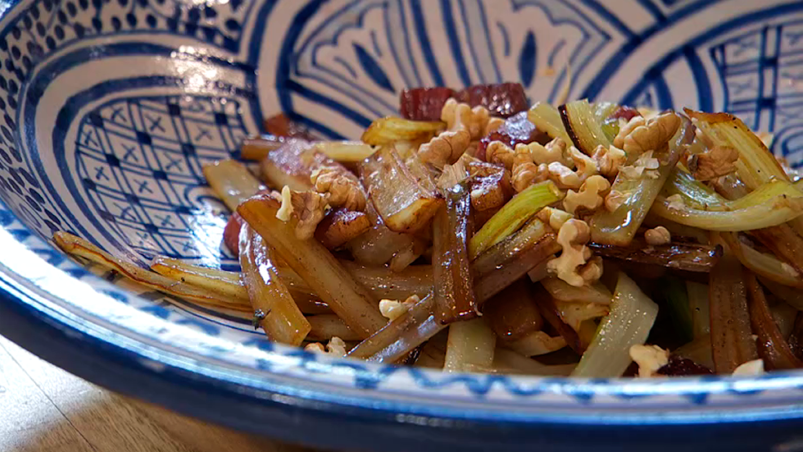 Torres en la cocina - Receta de acelgas con nueces y jamón