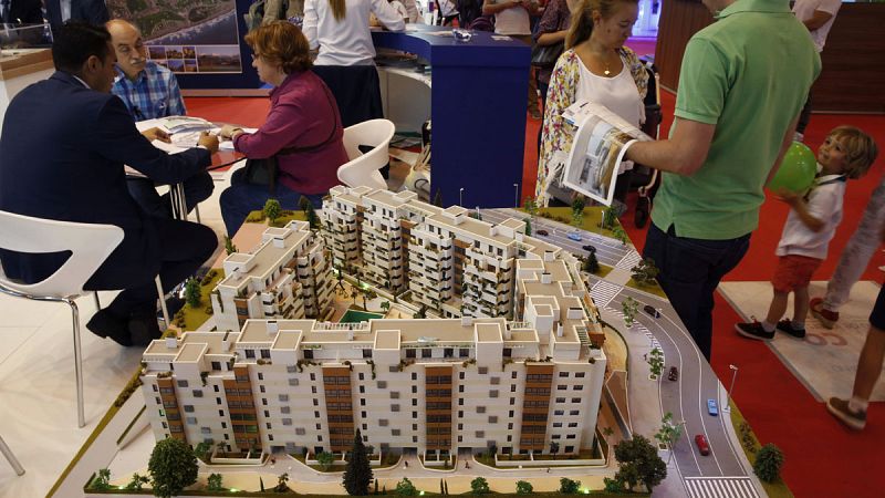 El precio del suelo urbano cayó un 2,4% interanual al cierre de 2015, según Fomento