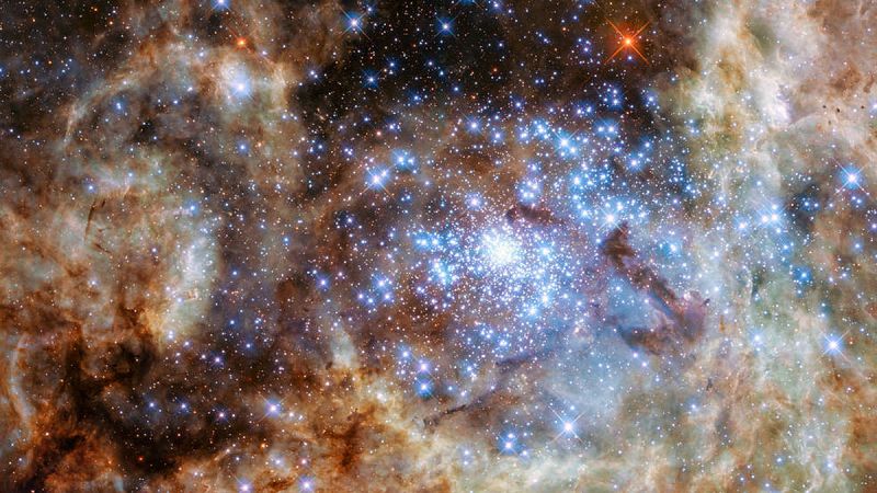 El telescopio Hubble detecta el mayor cúmulo de estrellas supermasivas conocido