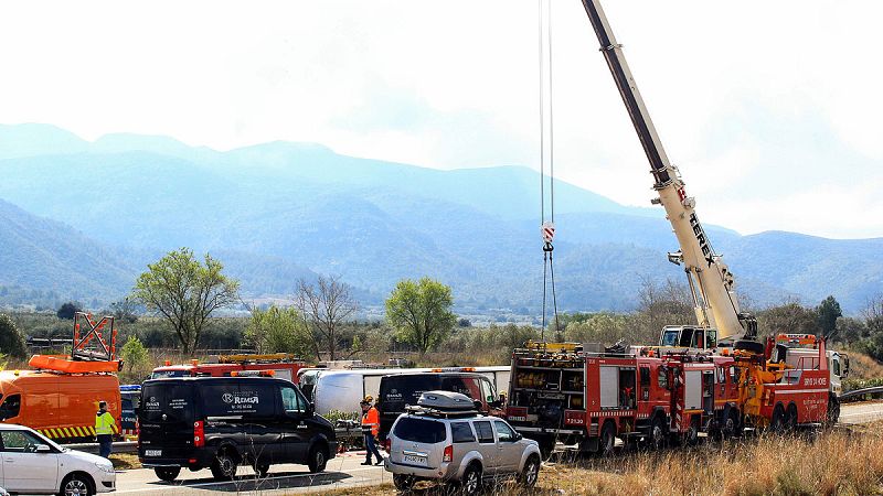 "Mi padre conducía delante y paró cuando dejó de ver el autocar por el espejo retrovisor"