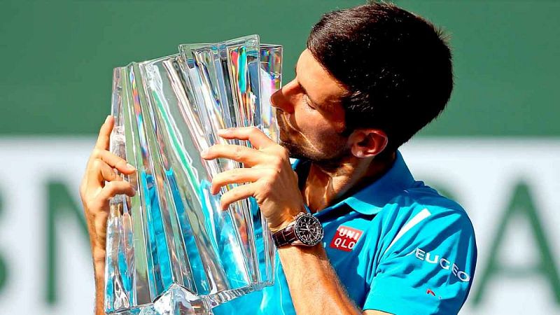 Djokovic derrota a Raonic y gana por quinta vez en Indian Wells