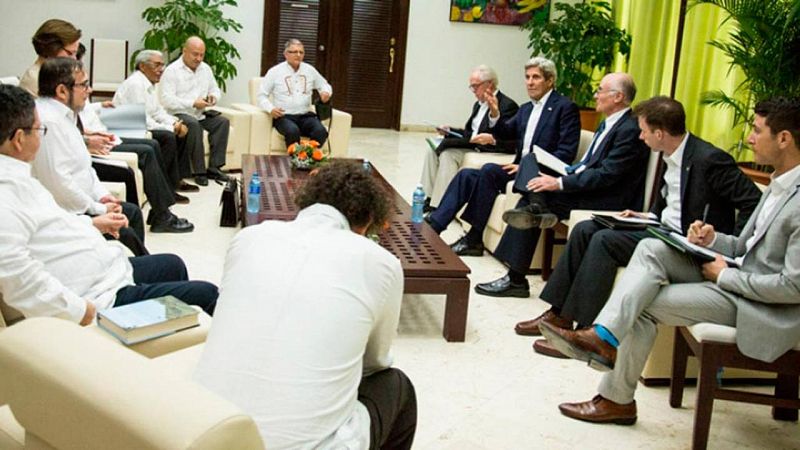 Kerry se reúne con el Gobierno colombiano y las FARC para acelerar el fin del conflicto