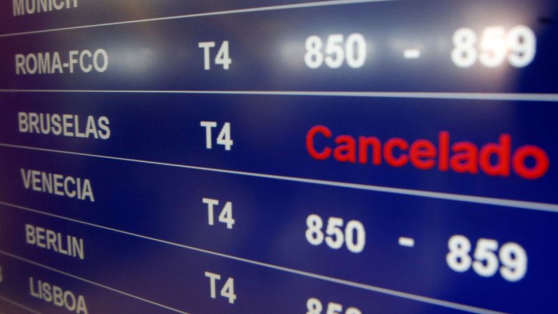 El atentado en el aeropuerto de Bruselas obliga a cancelar la mayoría de los vuelos desde España