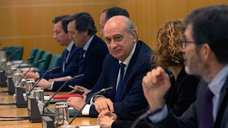 España mantiene el nivel 4 por "riesgo elevado" de atentado y reforzará la seguridad en los aeropuertos