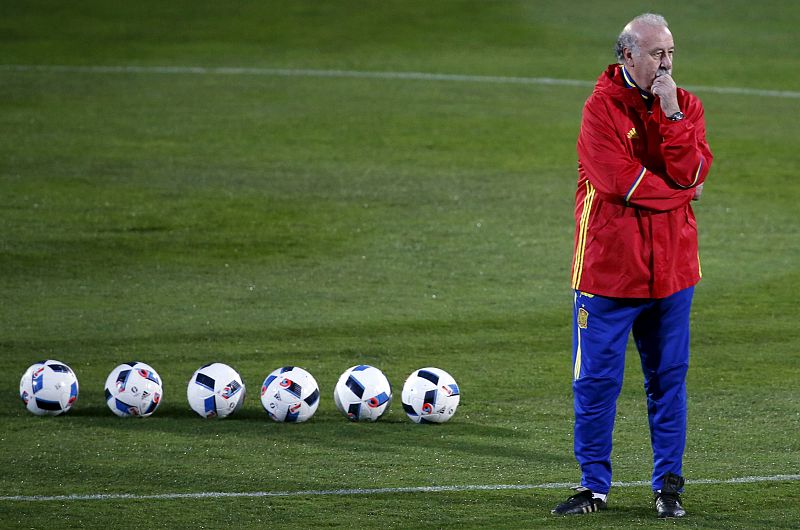 Del Bosque ensaya a puerta cerrada los detalles de la visita a Italia