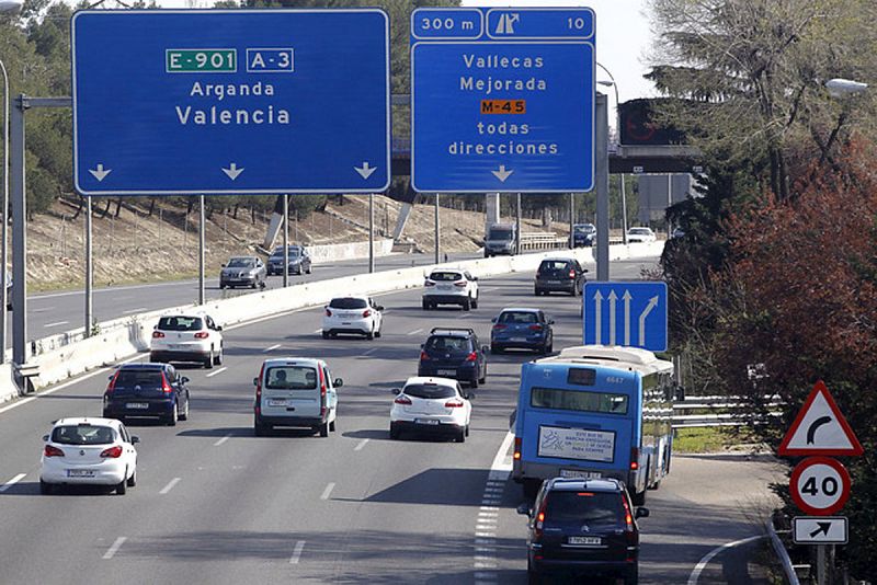 Atascos en las salidas de Madrid por la A-3, A-4 y A-42 en la operación especial de tráfico de Semana Santa