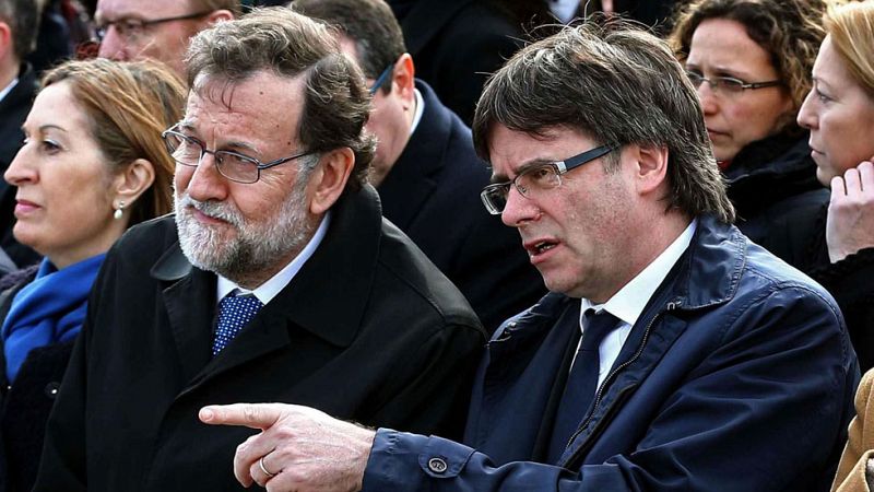 Rajoy y Puigdemont coinciden en el homenaje a las víctimas de Germanwings pero no se reúnen