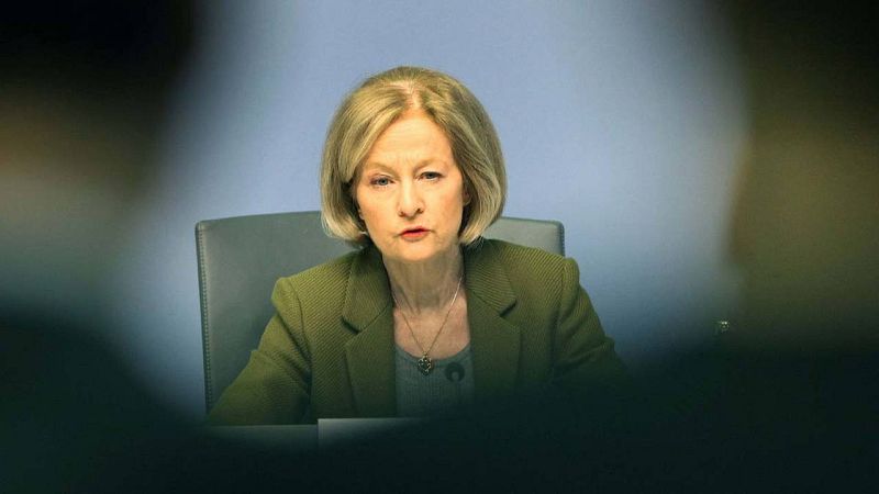 La jefa de supervisión bancaria europea insta a los bancos a cambiar sus modelos de negocio