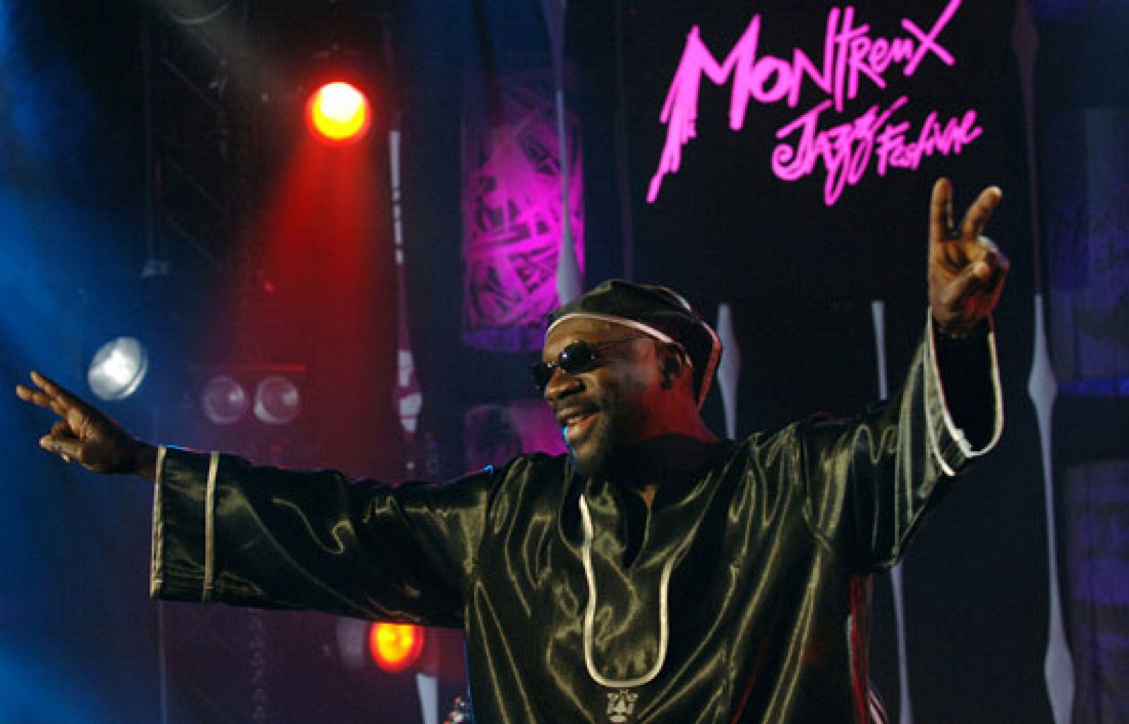 Isaac Hayes fallece en Memphis a los sesenta y cinco años de edad | Ver