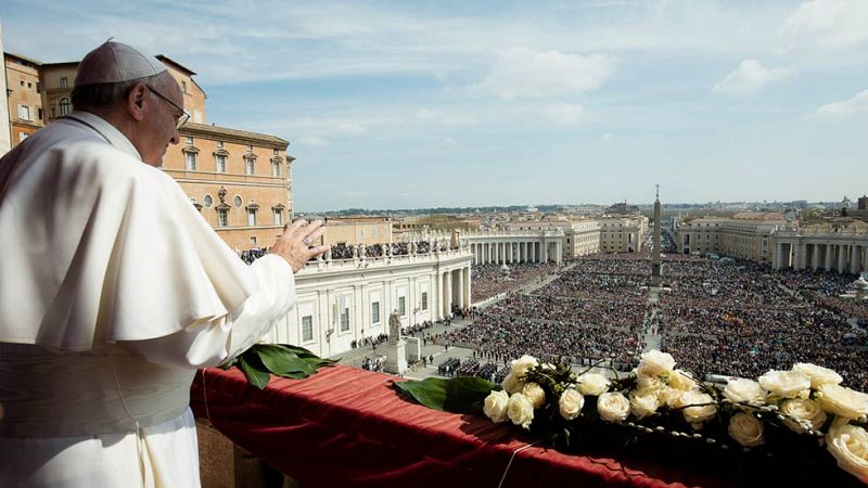 El papa insta a combatir con amor la "violencia ciega y brutal" del terrorismo en su mensaje de Pascua