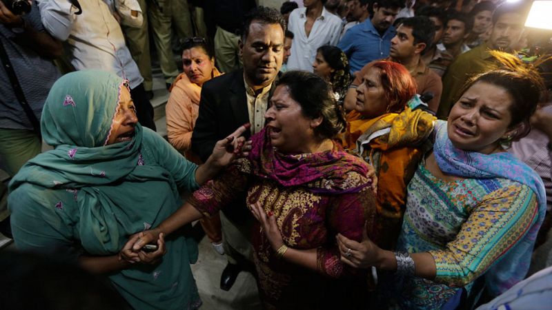 Se elevan a 72 las víctimas mortales de un atentado suicida en un parque de Lahore, en Pakistán