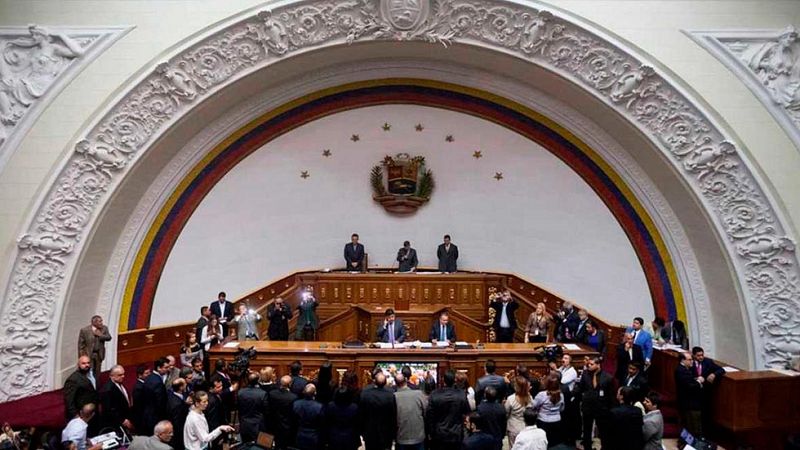 El Parlamento venezolano aprueba la Ley de Amnistía pero Maduro asegura que no la refrendará