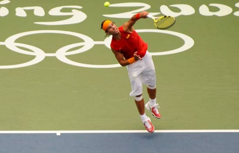 Nadal gana con más dificultad de lo previsto ante el italiano Potito Starace