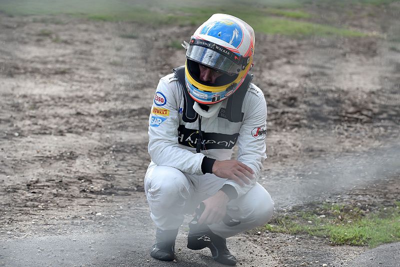 Fernando Alonso no podrá correr en Baréin según la FIA