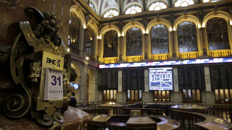 El IBEX 35 cae un 1,66%, pierde los 8.800 puntos, y se deja un 8,6% en el trimestre