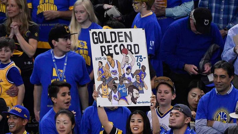 Los Golden State Warriors y su camino a la leyenda: historia de un récord
