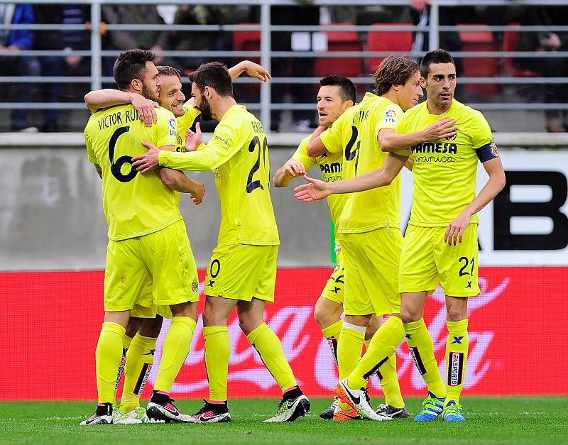 El Villarreal remonta al Eibar en Ipurúa y se mantiene arriba