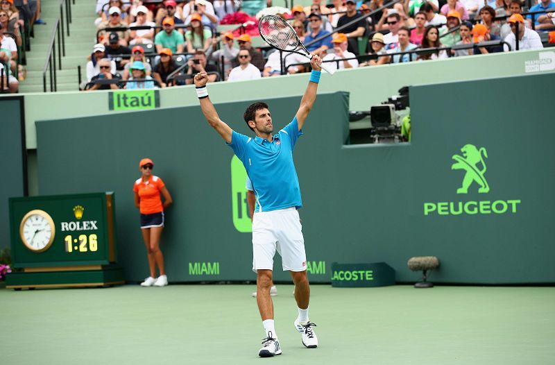 Djokovic gana en Miami y supera a Nadal como jugador con más Masters 1000