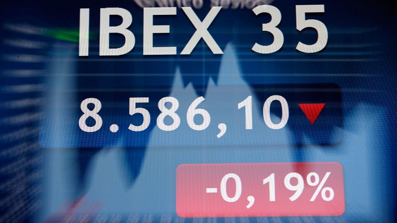 El IBEX 35 cierra con una caída del 0,06% y pierde los 8.600 puntos