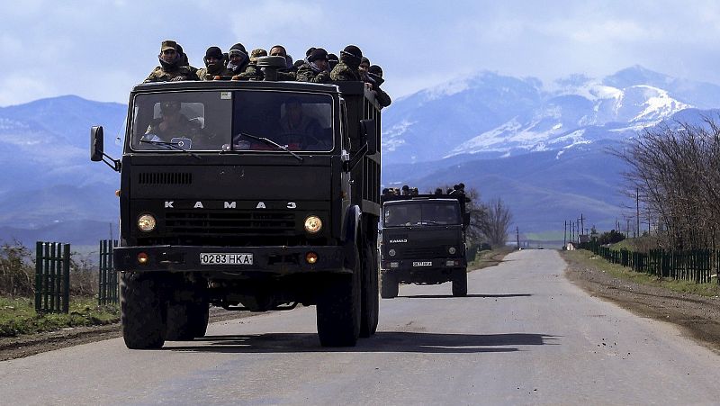 Azerbaiyán y Nagorno Karabaj pactan un alto el fuego tras los peores enfrentamientos desde 1994