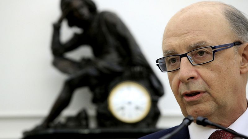 Hacienda retiene pagos a Aragón y Extremadura por retraso en el pago a proveedores