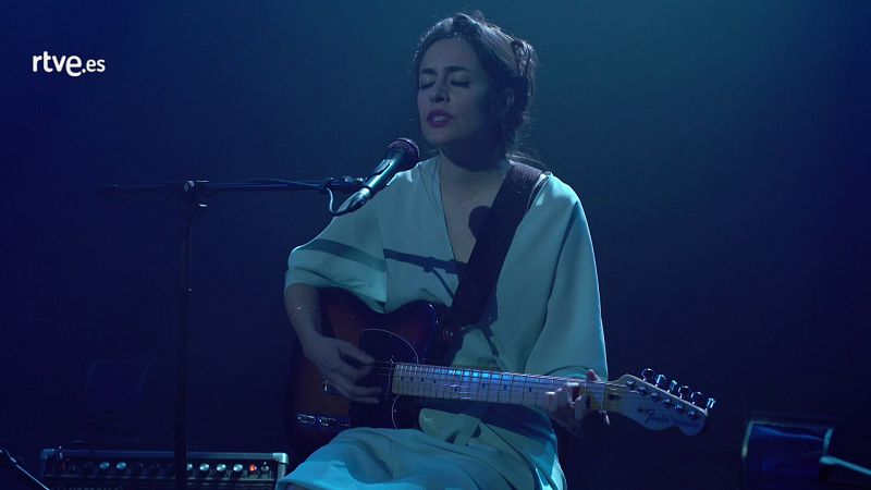 Maika Makovski estrena "Canadá" en directo y con orquesta de cuerda