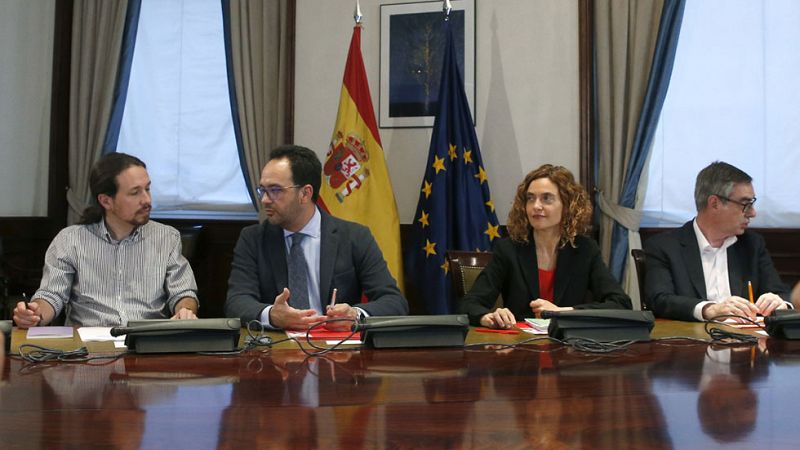 El PSOE ve "difícil pero posible" un gobierno "de cambio" con Podemos y Ciudadanos