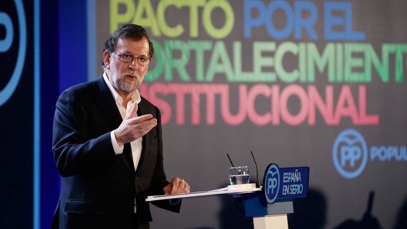 Rajoy insiste en presidir la gran coalición porque "la aritmética es de imposible discusión"
