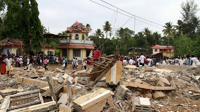 Más de 100 muertos y cientos de heridos en un incendio en un templo de la India