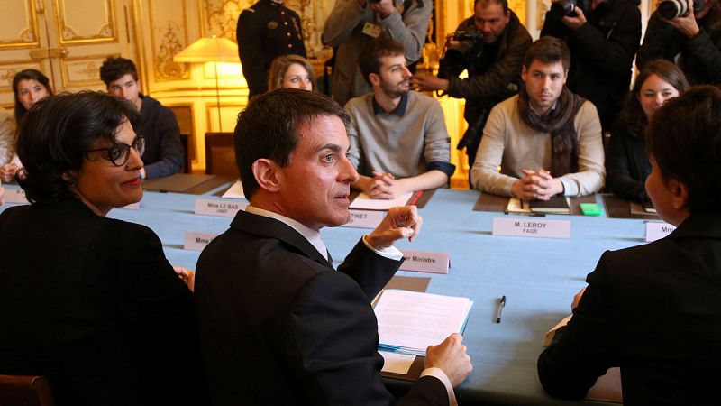 Valls ofrece 500 millones para favorecer el empleo de los jóvenes pero no desactiva su protesta