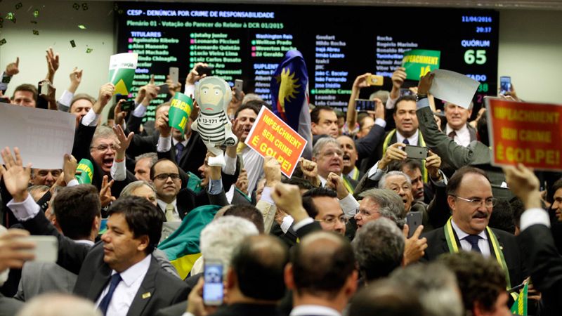 El trámite para el juicio político a Rousseff avanza y pasa a la Cámara de los Diputados