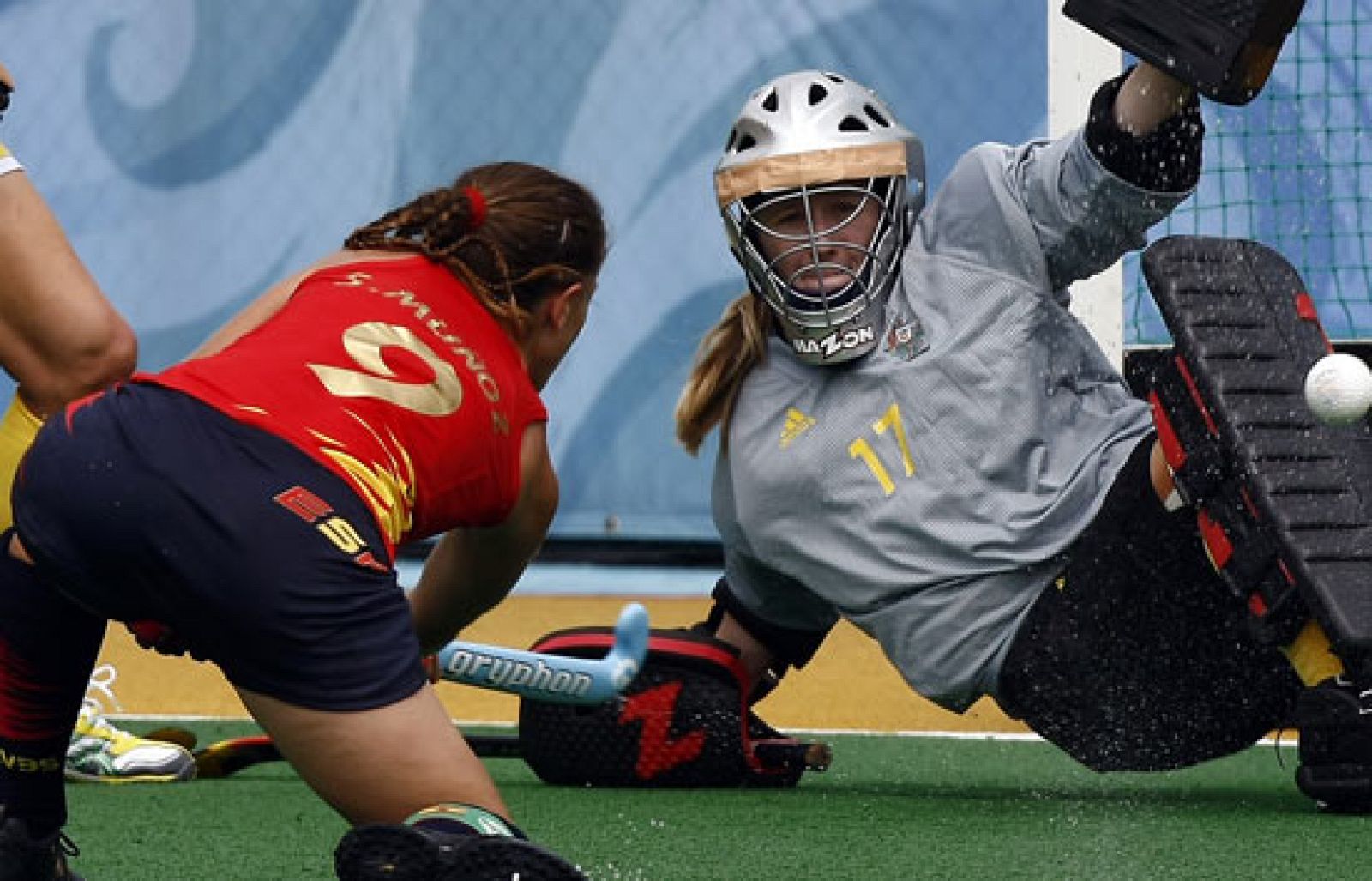 La selección española de hockey hierba femenino ha perdido por 6-1 ante Australia. Sin embargo, las españolas han sido las primeras en marcar y los árbitros les han anulado el que hubiera sido el 2-0.