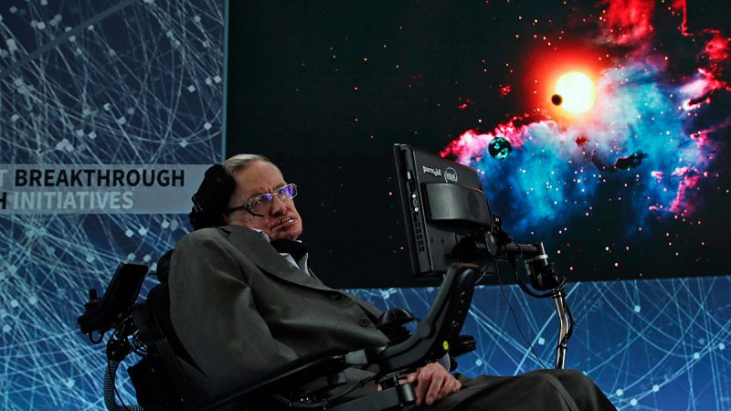 Stephen Hawking quiere llegar a las estrellas más cercanas