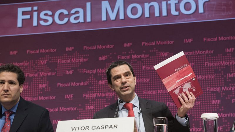 España debe acometer un ajuste fiscal "considerable" y "gradual" para controlar el déficit, según el FMI