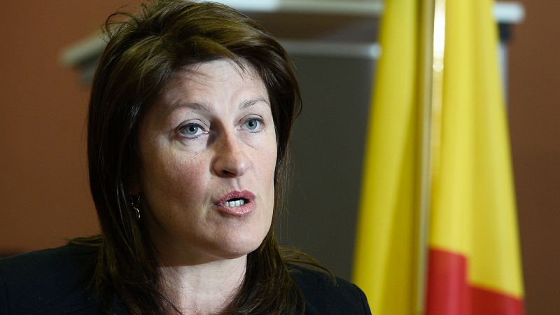 Dimite la ministra belga de Movilidad por los fallos de seguridad en los aeropuertos el 22-M