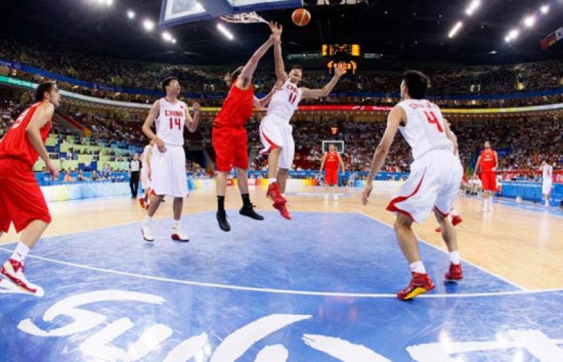 España sufre para derrotar a China en la prórroga