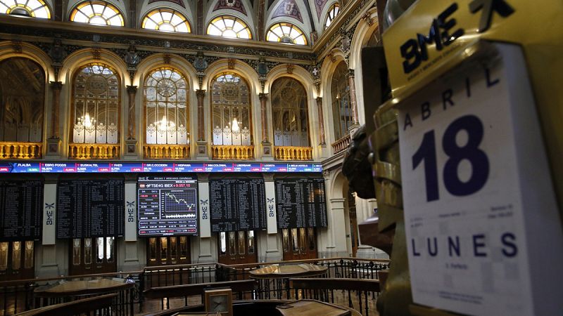El IBEX 35 se sobrepone a la caída del crudo y cierra con una subida del 0,35%