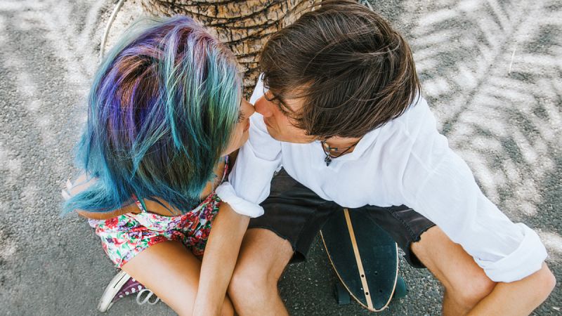 Las variantes genéticas influyen en la edad de inicio de las relaciones sexuales