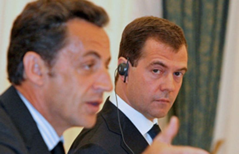 Medvédev y Sarkozy acuerdan plan de seis puntos para resolver el conflicto entre Rusia y Georgia