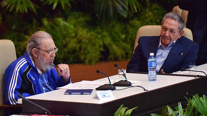 Raúl Castro es reelegido como líder del Partido Comunista de Cuba y anuncia el relevo de una "generación histórica"