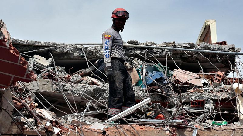 Ecuador estima que las pérdidas por el terremoto ascienden a 3.000 millones de dólares, el 3% del PIB