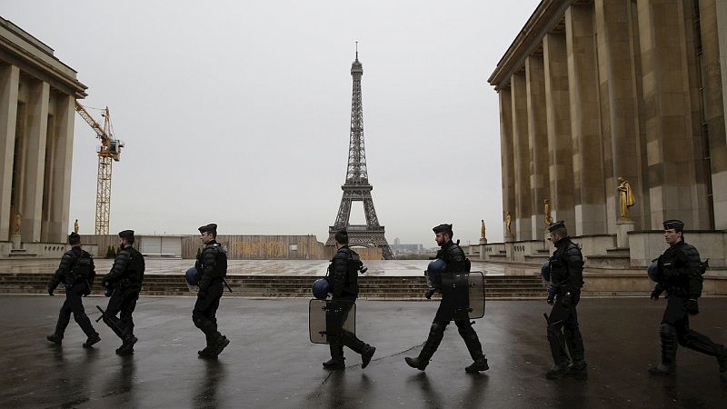 El Gobierno francés propone ampliar el estado de emergencia tres meses más