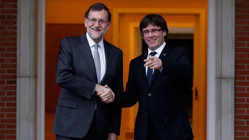 Puigdemont pide el referéndum y Rajoy le advierte de que "sin ley no hay democracia"