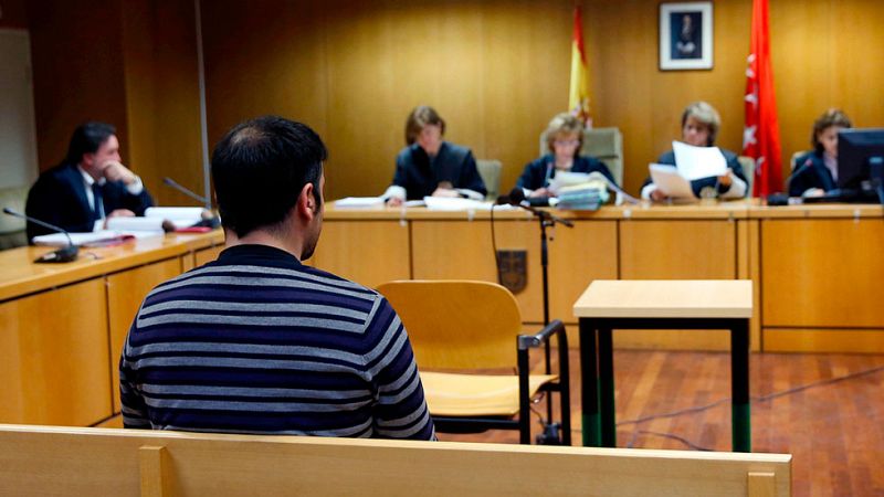 El hombre que estrelló su coche contra la sede nacional del PP dice que solo quería "llamar la atención"