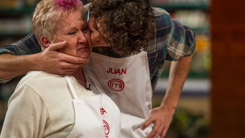 Emilia y Salva cuelgan el delantal de MasterChef y Dania entra en la competicin