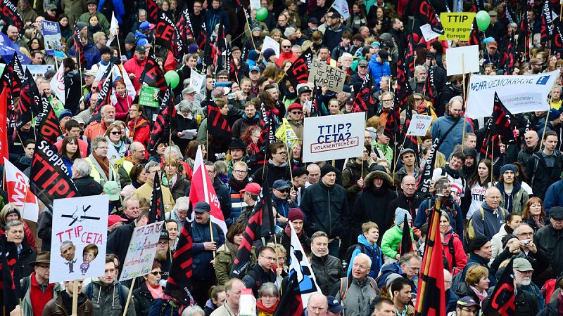 Multitudinarias manifestaciones en Alemania contra el tratado de libre comercio entre la UE y EE.UU.